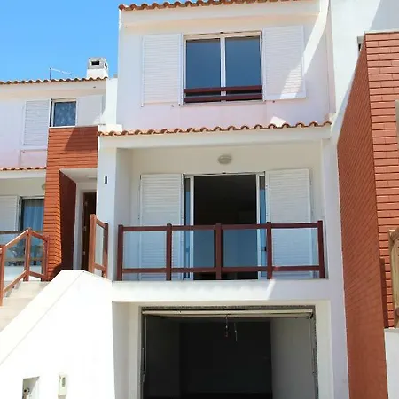 Nadadouro Ocean Breeze House Holiday home