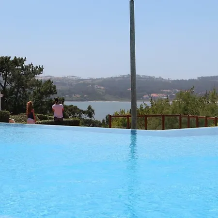 Nadadouro Ocean Breeze House Holiday home